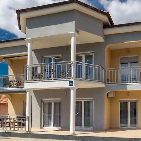 Apartmani Dea Crikvenica Bagian luar foto