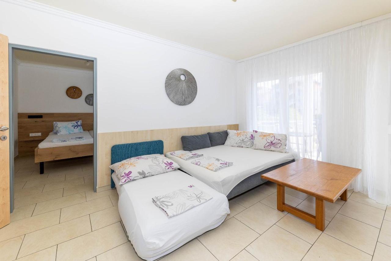 Apartmani Dea Crikvenica Bagian luar foto