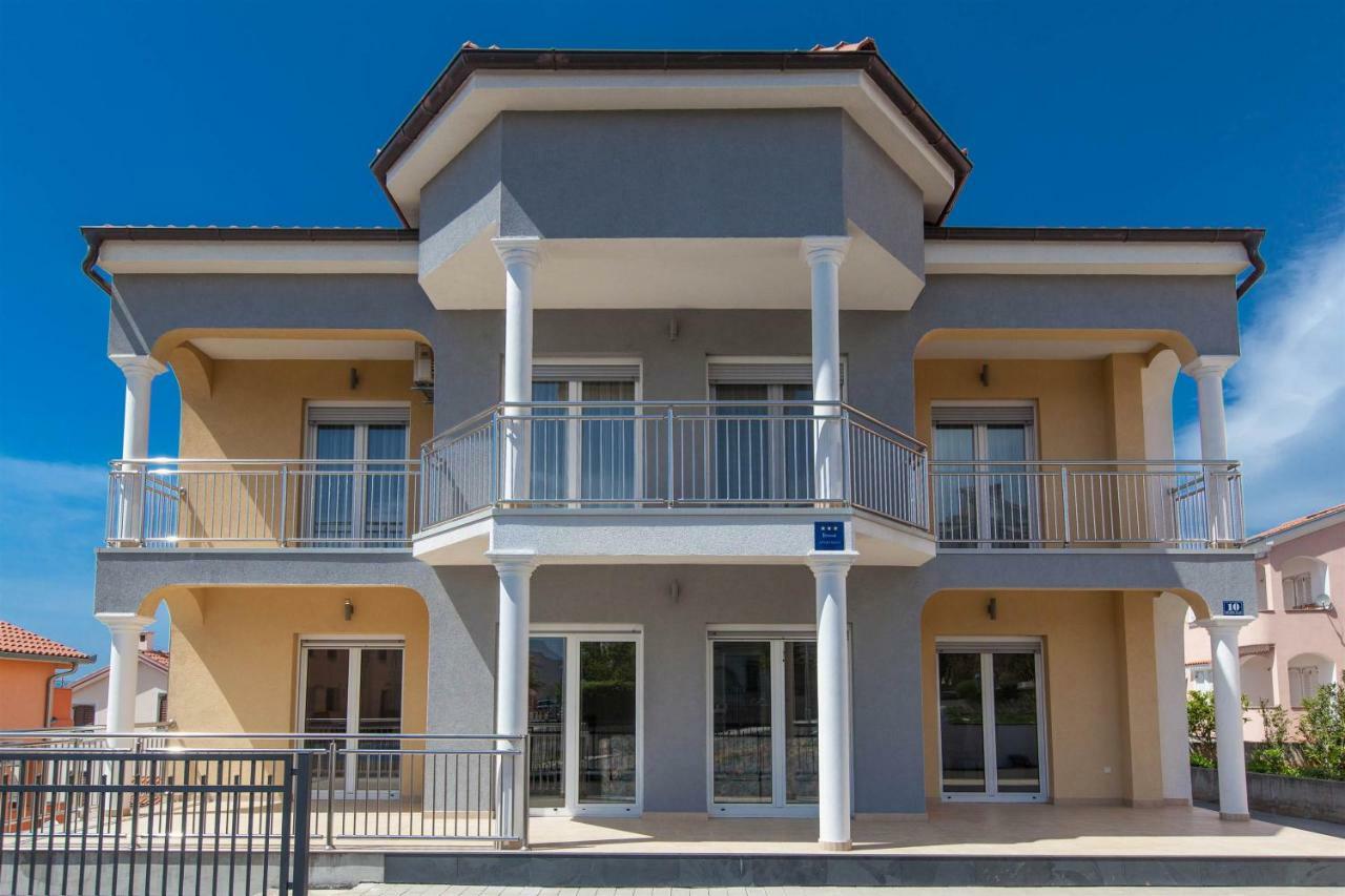 Apartmani Dea Crikvenica Bagian luar foto